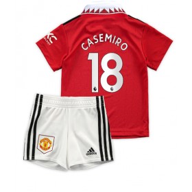 Baby Fußballbekleidung Manchester United Casemiro #18 Heimtrikot 2022-23 Kurzarm (+ kurze hosen)